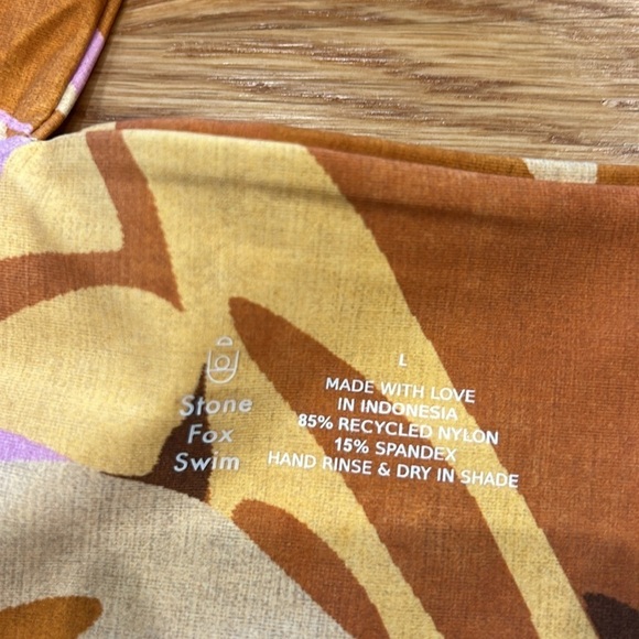 Stone Fox Swim x revolve Azalea One Piece Tropic women’s size large new w tags - Picture 3 of 6